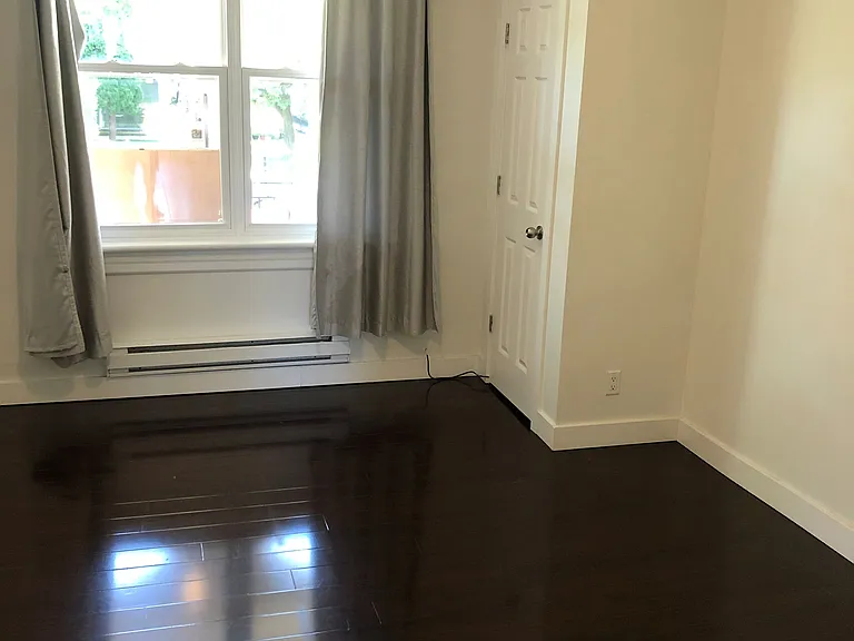 159 Montrose Ave #1 — Photo 18