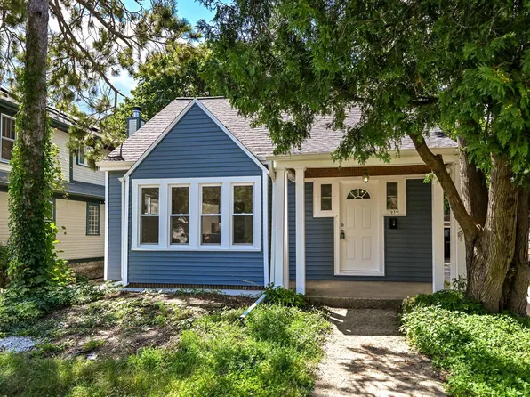 7939 Hillcrest DRIVE, Wauwatosa, WI 53213