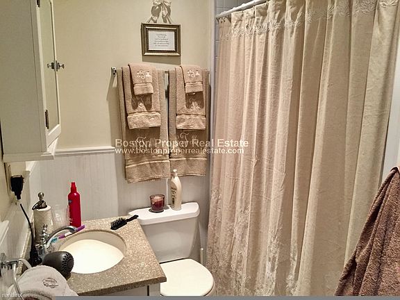 31 Gloucester #2R Boston - Back Bay Unit Photo 15