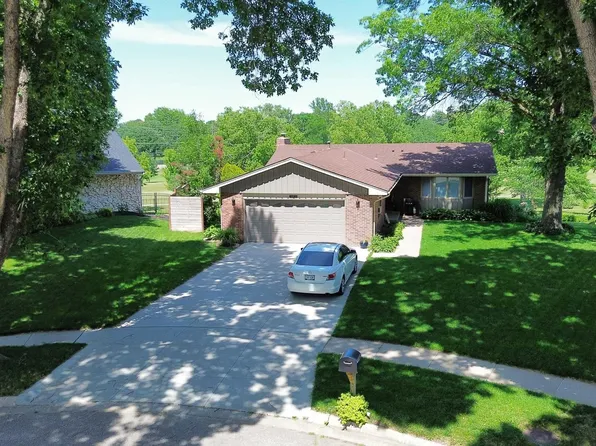 6140 Elkcrest Cir, Lincoln, NE 68516