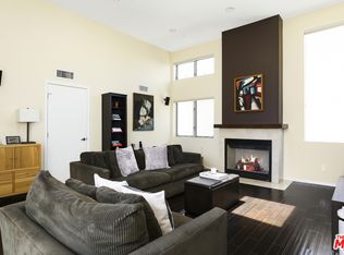 5940 1/2 Barton Ave, Los Angeles, CA 90038
