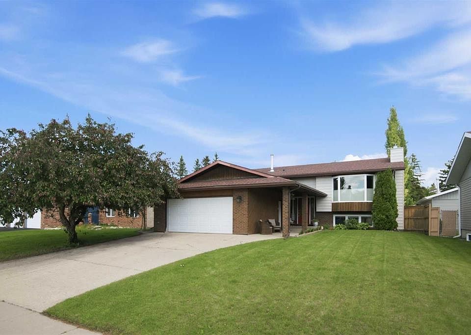 1st image of 92 W McCullough Cres