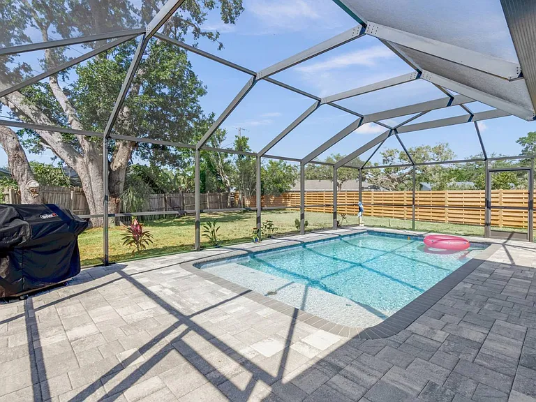 2710 Silver King Way — Photo 4