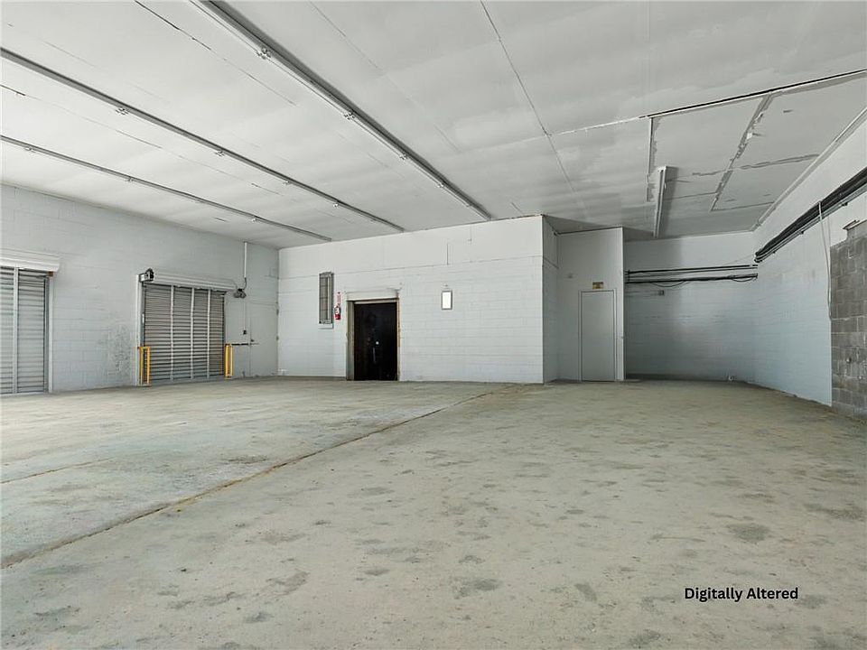 10th image of 19485 Dottie Ln