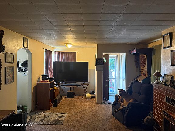 3rd image of 218 E Idaho Ave