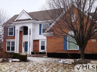 37170 Curtis Rd, Livonia, MI 48152