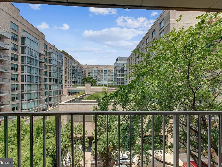 2201 L St NW #617 — Photo 59