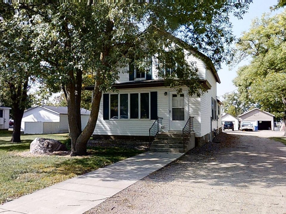1st image of 150 West St S