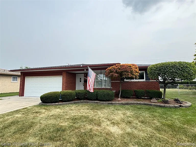 11102 Fairway Dr — Photo 2