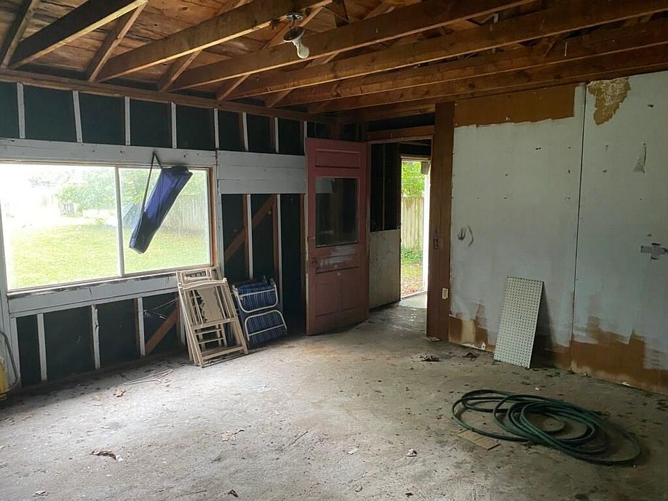 2nd image of 306 N Pittman St