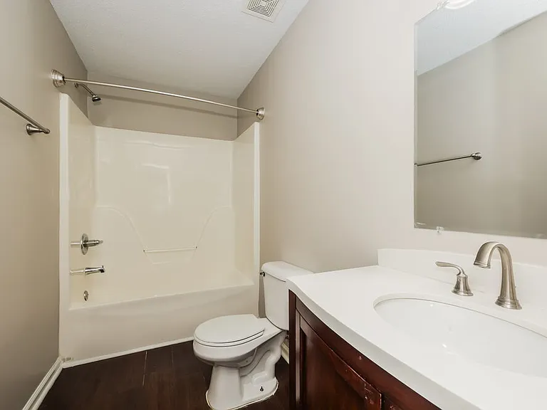 1915 Steaford Ct — Photo 14