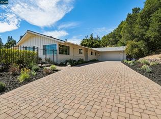 37 Chapel Dr, Lafayette, CA 94549