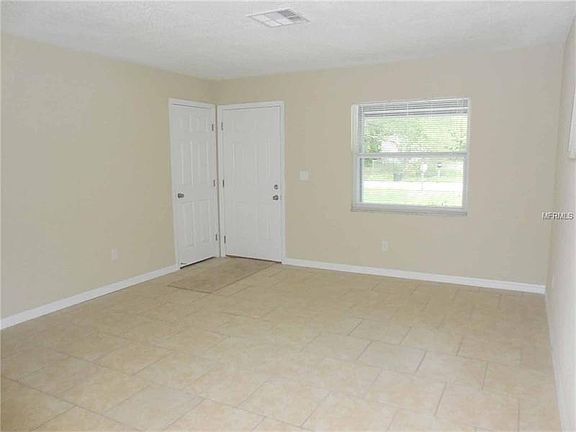 3rd image of 5931 Forest Ave
