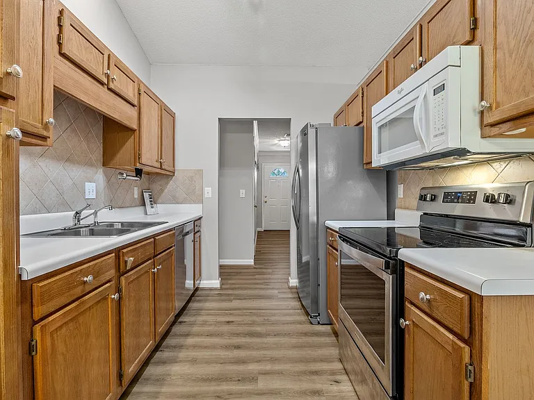 17 Waterfield Ct — Photo 7