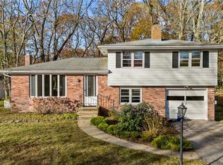 59 Bow Run, Saunderstown, RI 02874