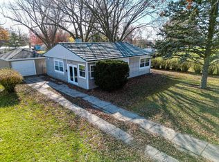 505 Sunset Ln, Mount Morris, IL 61054