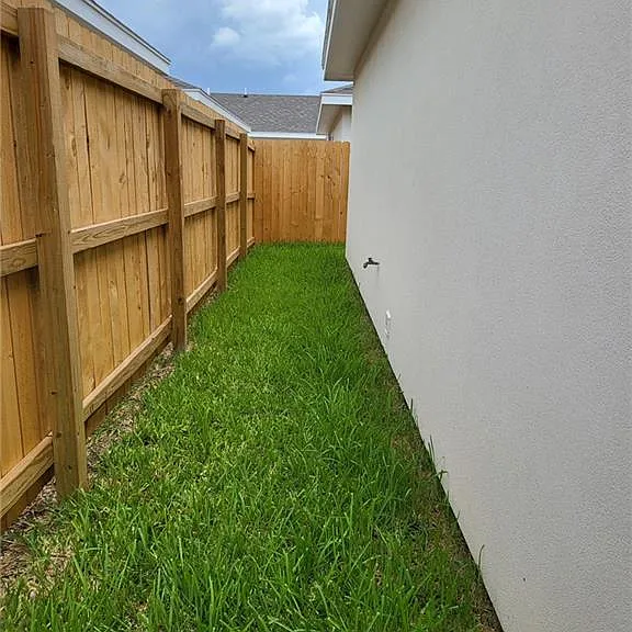 1037 French Ave #4 — Photo 1