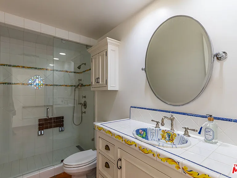 3453 Coast View Dr — Photo 25
