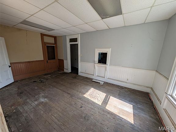 3rd image of 405 Academy St
