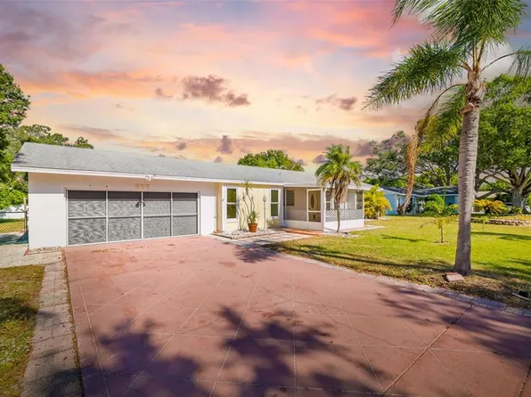 803 Plum Tree Ln, Sarasota, FL 34243