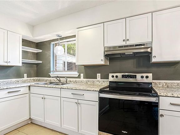 3rd image of 108 Oak Park Dr