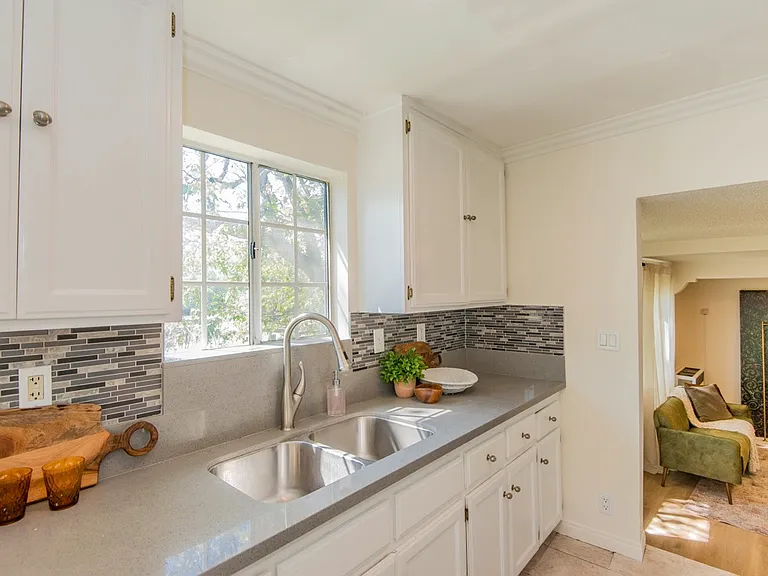 214 S Avenue 50 #1/5 — Photo 9