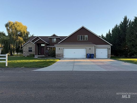 3rd image of 7 Northridge Way