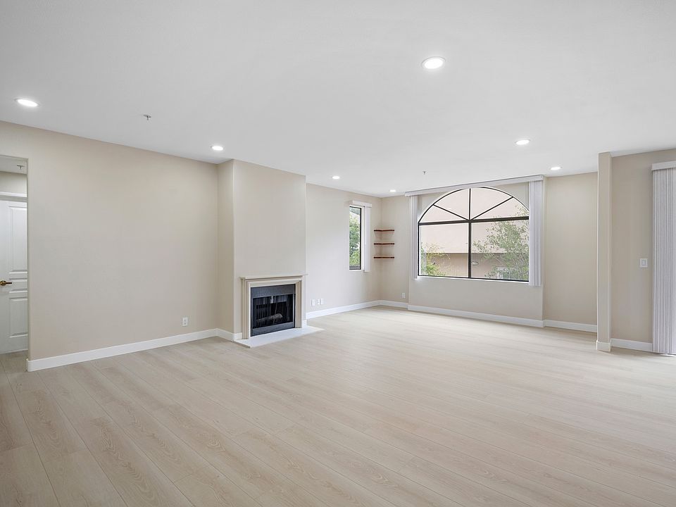1st image of 1114 Campbell St APT 206