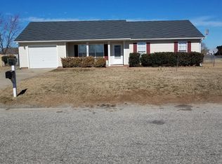 160 Cavalier Dr, Raeford, NC 28376