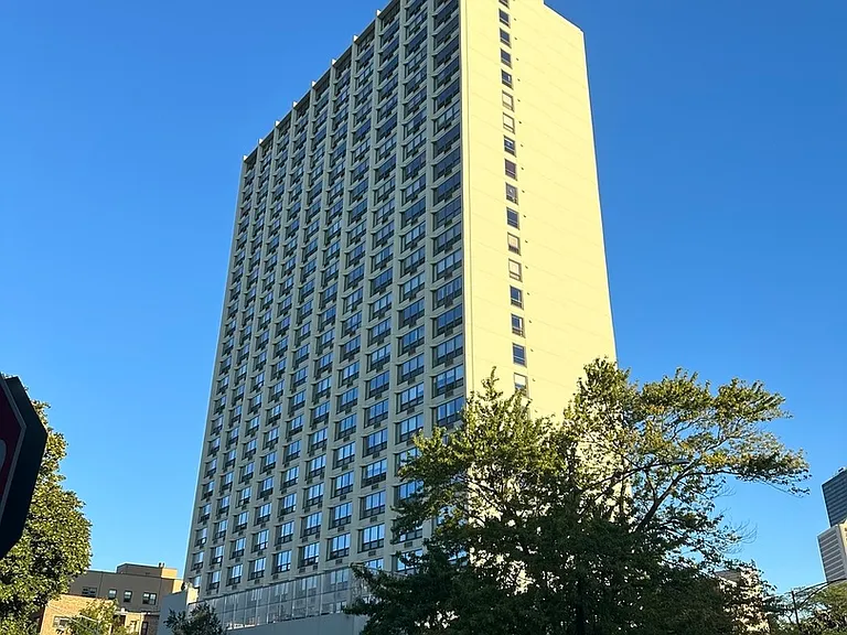 5100 N Marine Dr #27M — Photo 1