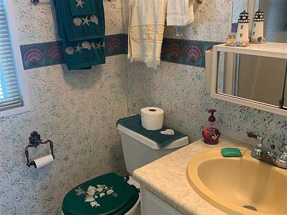 5th image of 27485 Joann Dr