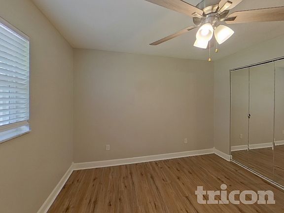 4th image of 2376 Millwood Ln