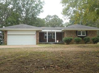 180 Leath Ln, Finger, TN 38334