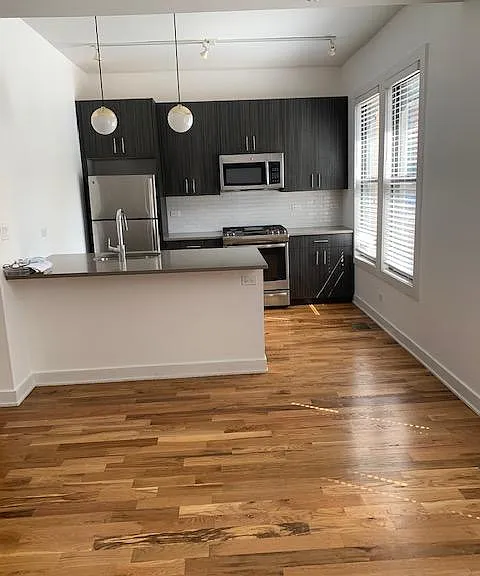 1228 W Diversey Pkwy #1F — Photo 2