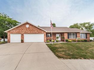608 Springhill Ct, O Fallon, IL 62269