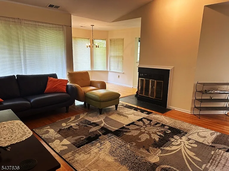 15 Crossfield Ct — Photo 2