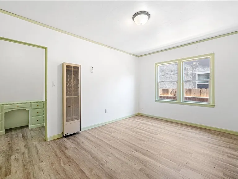 1305 W St — Photo 14