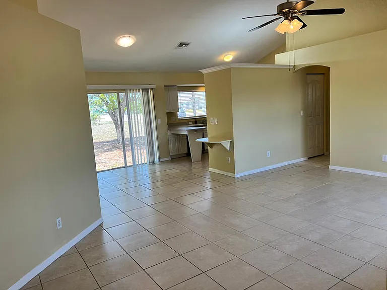 1602 SW 16th Ct — Photo 12