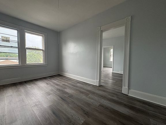 4th image of 75 Pinehurst Ave APT 2E