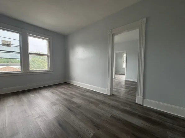 75 Pinehurst Ave, Waterbury, CT