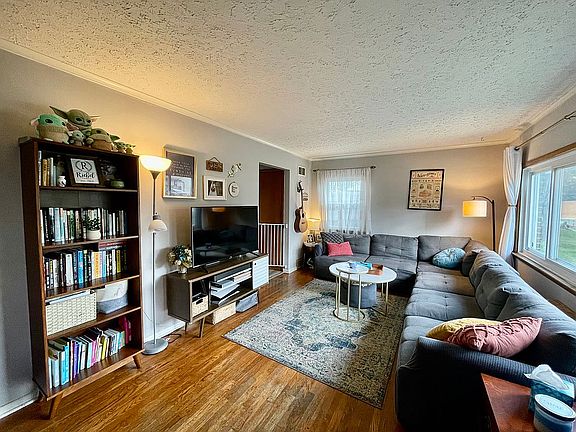 3rd image of 765 Weldon Ave