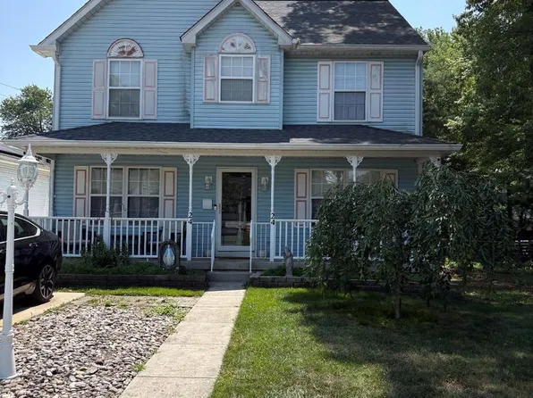 24 County Ave, Maple Shade, NJ 08052