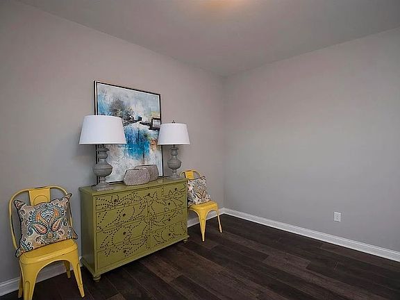 3rd image of 206 Pleasant View Dr