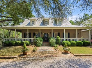 143 Live Oak Dr, Mount Pleasant, SC 29464