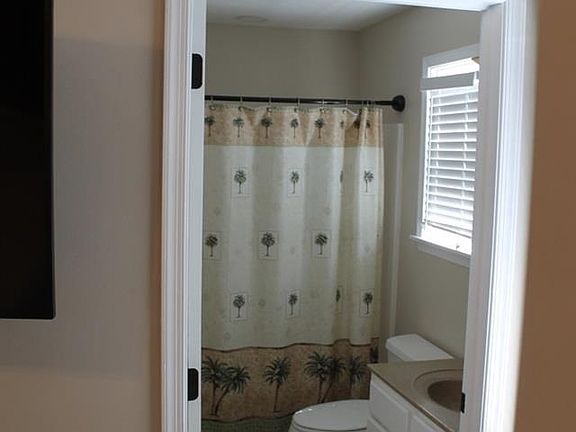 3rd image of 463 Asbury Ave