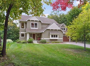 6221 Hummingbird Rd, Excelsior, MN 55331