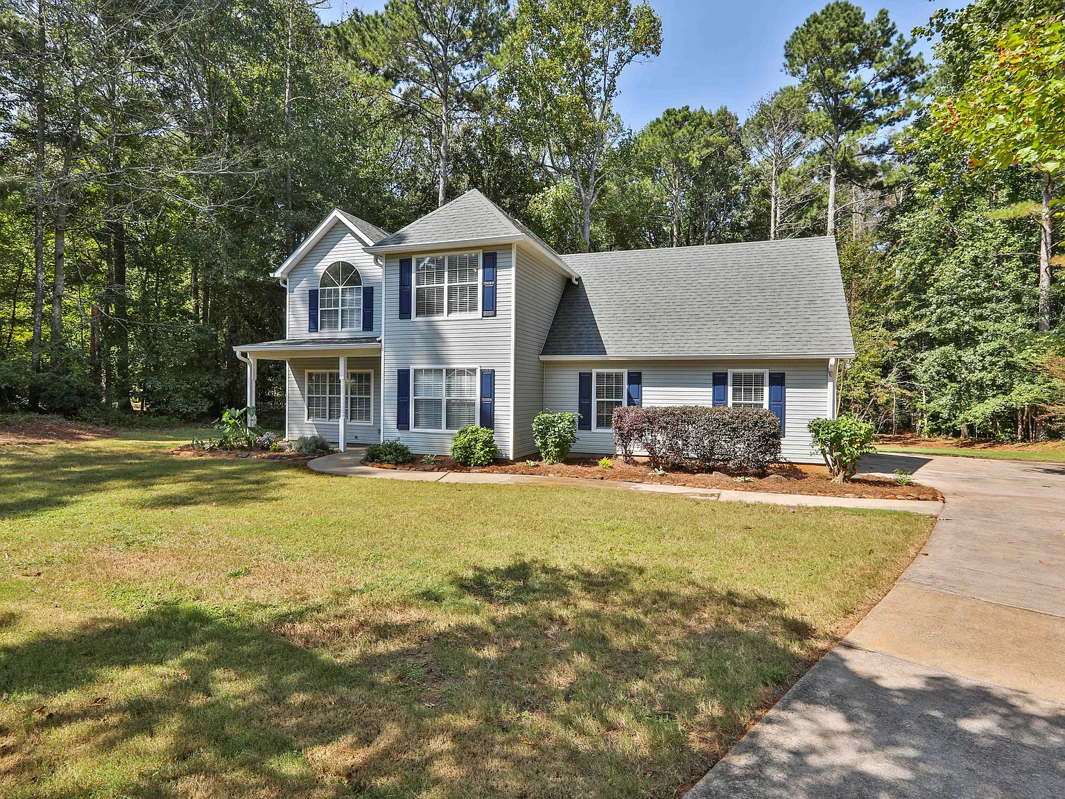 3 bed, 2.5 bath, 1878 sqft, $2,650 — Photo 2