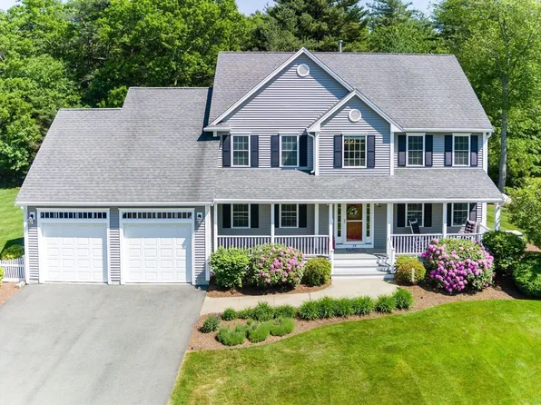 79 Foxwood Ln, Raynham, MA 02767