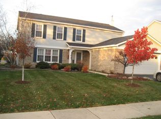 399 Stonewood Cir, Carol Stream, IL 60188