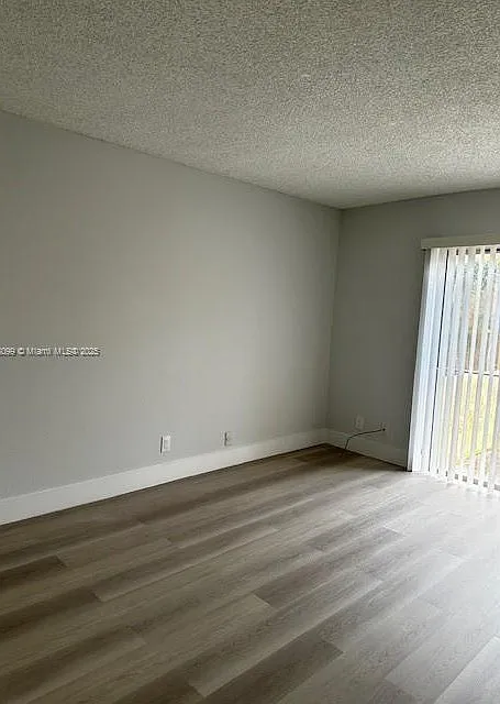 2 bed, 1215 sqft, $2,100 — Photo 4